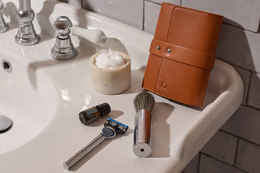 Travel Shaving Set + Cade Wood