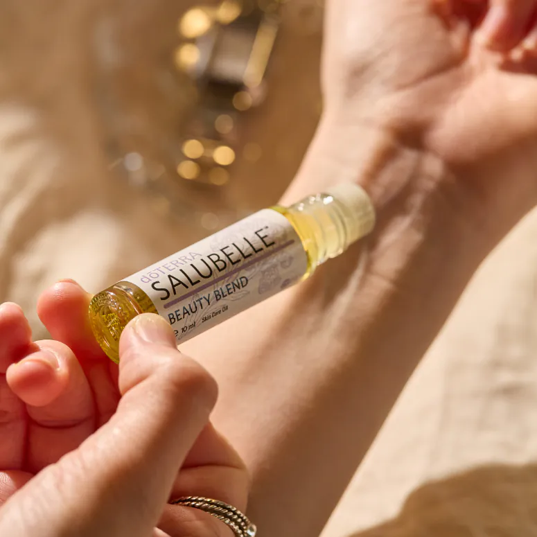 Tokom juna možete dobiti **doTERRA Salubelle™ Beauty Blend (10 ml) potpuno besplatno** kada napravite jednokratnu porudžbinu od najmanje 200 PV.
